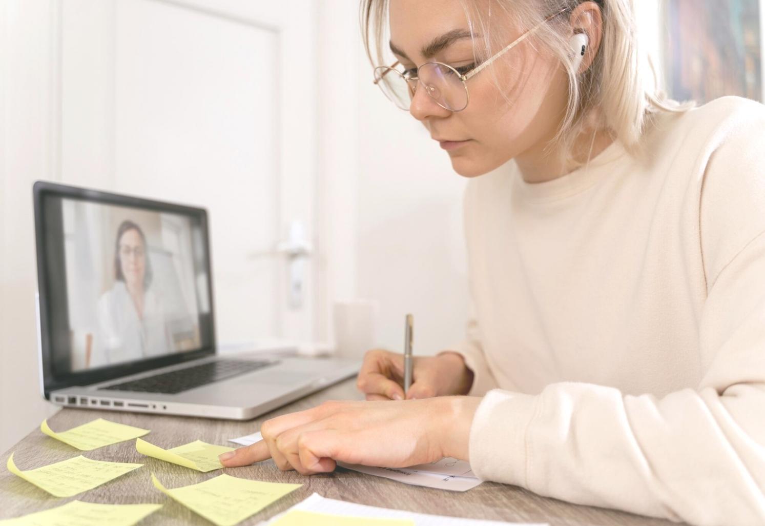 Analyse de documents financiers lors d'une formation